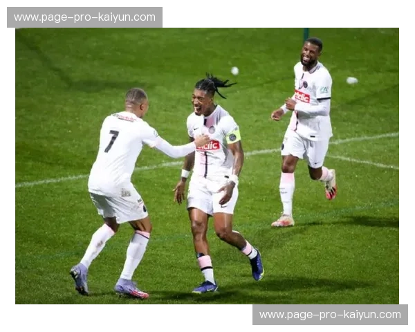 英超转播份额分配争议再起，中小球队要求公平方案